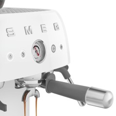 Smeg 50s Style EGF03WHEU Coffee Machine in White - Retro Elegance for Perfect Brews!